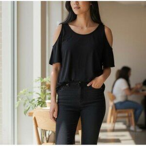 Miselon Black Cold Shoulder Top Size L